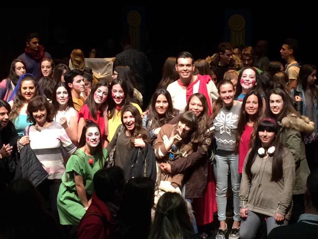 Con los actores de In Albis Teatro tras la representación de aulularia 